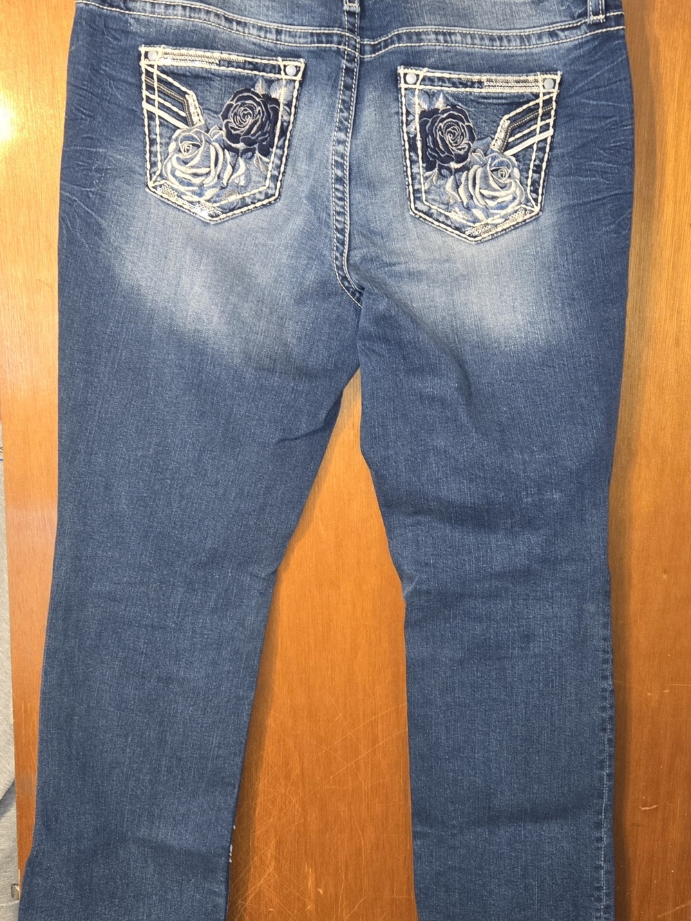 Vigoss Slim Boot Jeans with Embroidered Rose Pockets